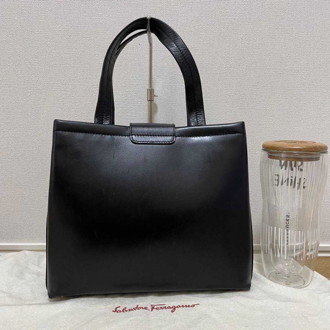 《美品》Ferragamo（フェラガモ）レザー ハンドバッグ ブラック 黒